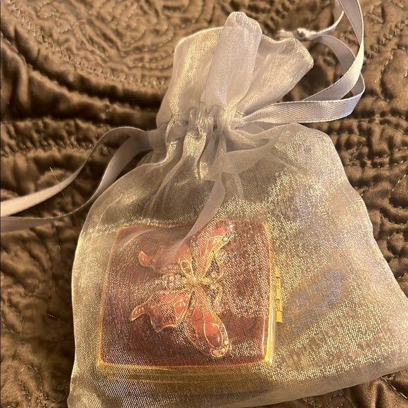 Burgundy and Gold Butterfly pill or trinket Box - Picture 5 of 5